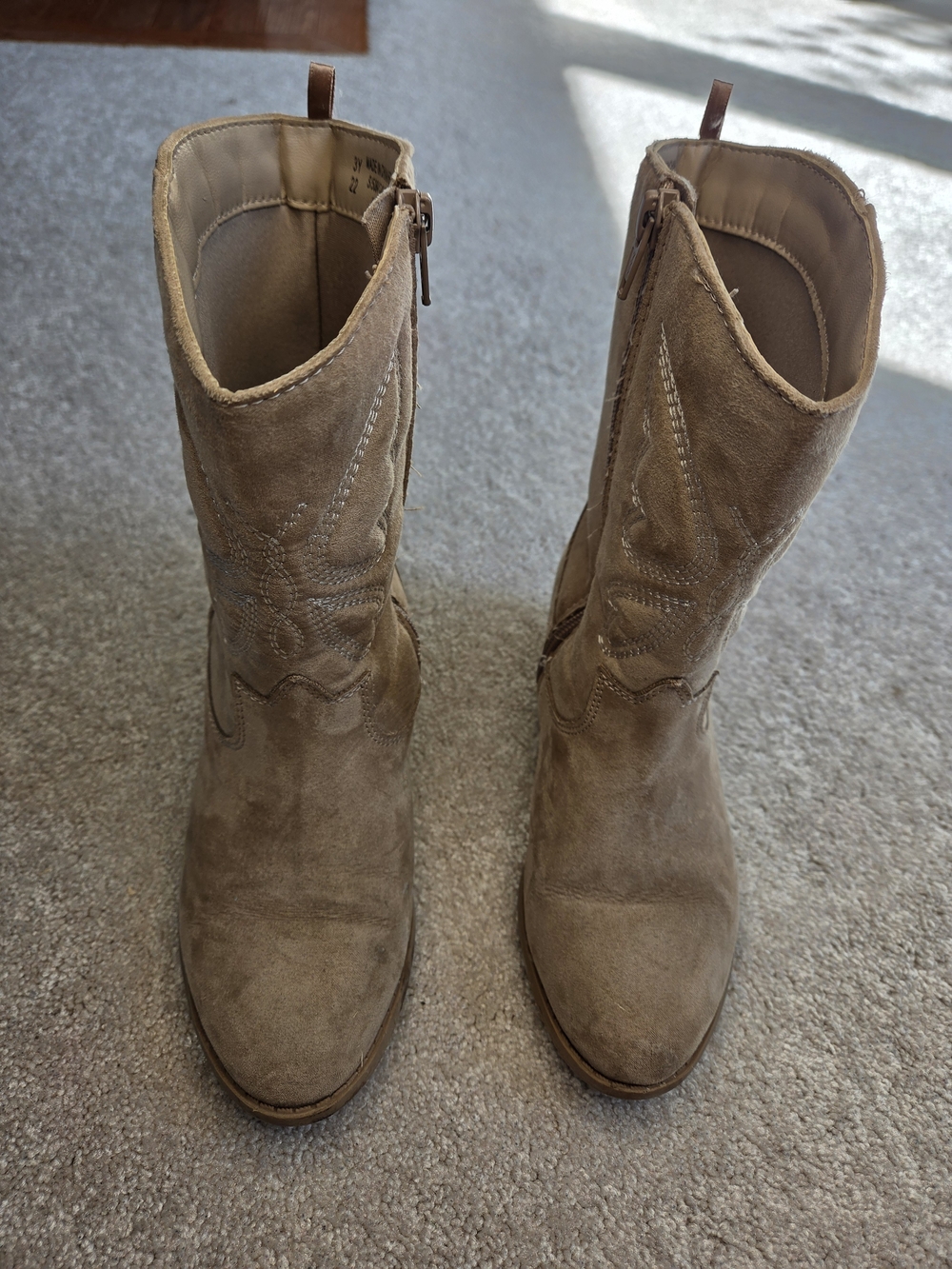 Old Navy Girls Suede Mid-Calf Heeled Boots - Tan - Picture 4 of 6